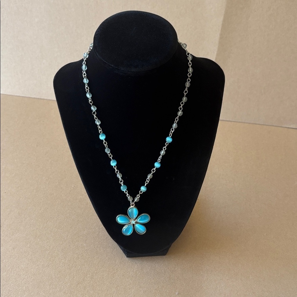 Vintage 90’s blue flower necklace